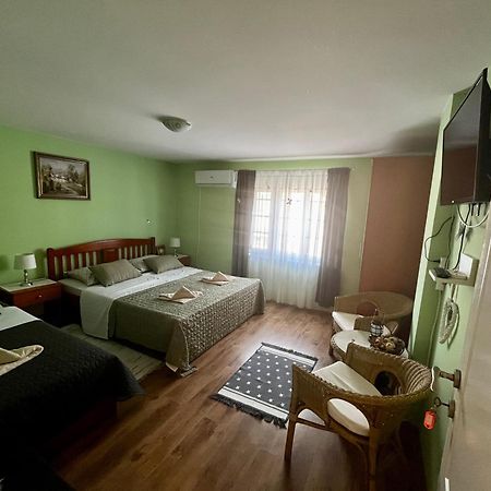 Apartman Simona Vrdnik Luaran gambar