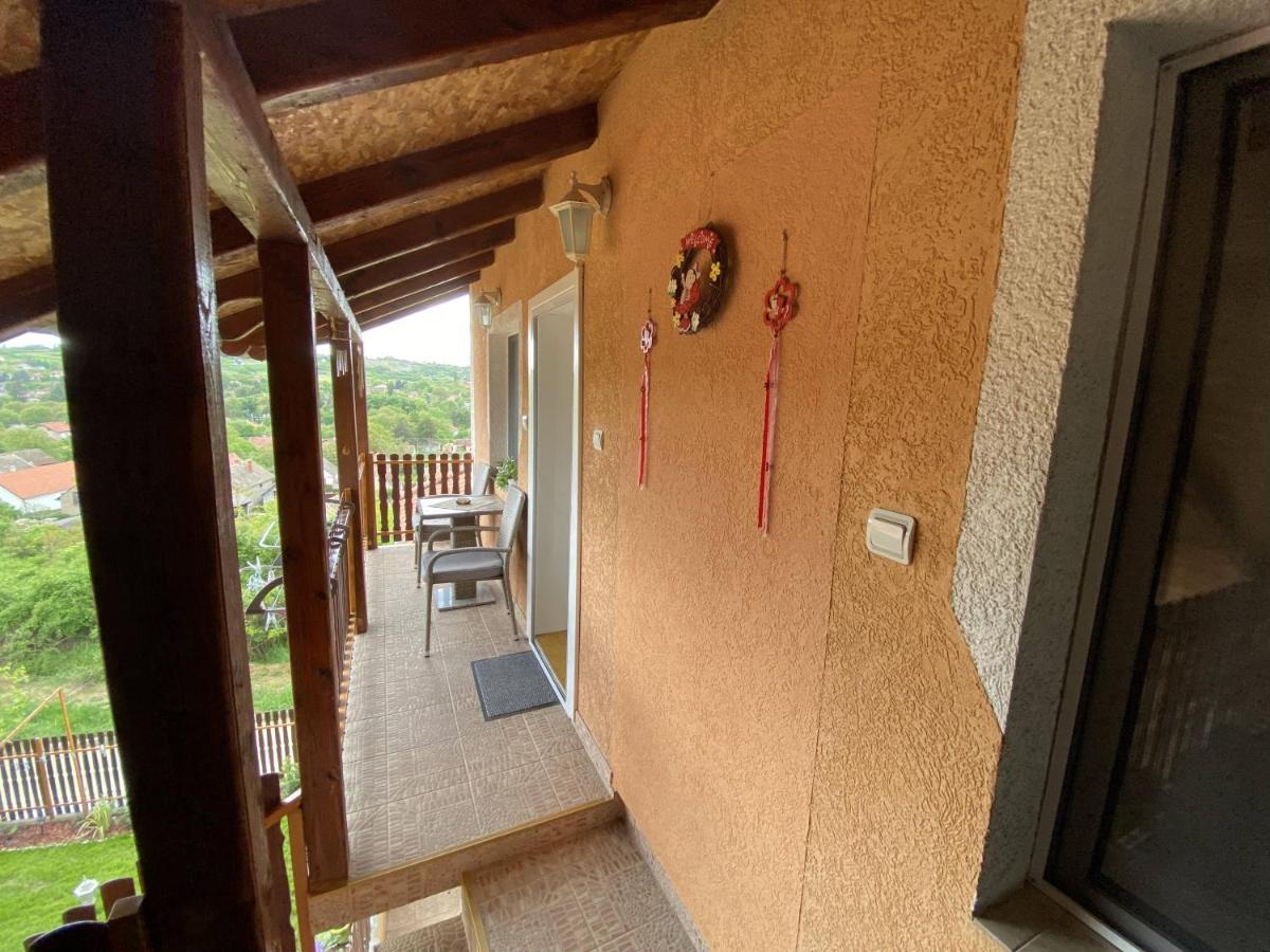 Apartman Simona Vrdnik Luaran gambar