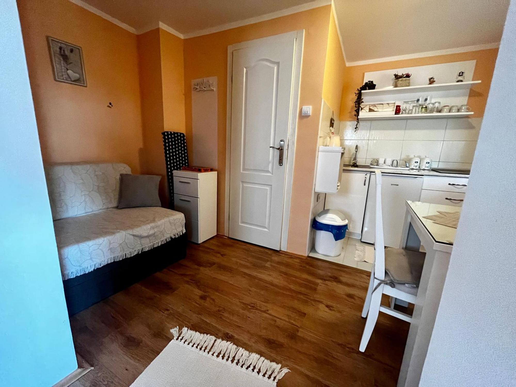 Apartman Simona Vrdnik Luaran gambar