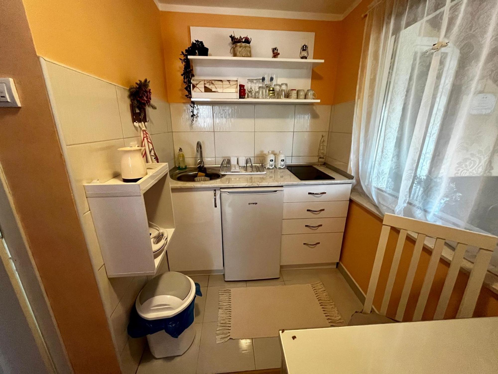 Apartman Simona Vrdnik Luaran gambar