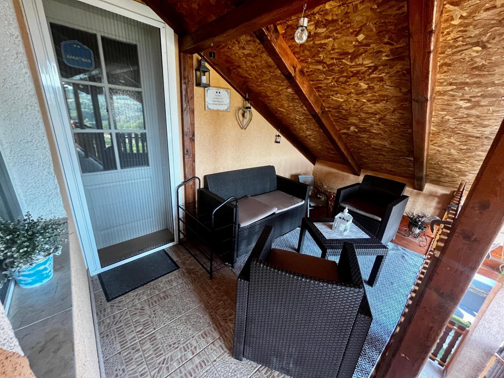 Apartman Simona Vrdnik Luaran gambar